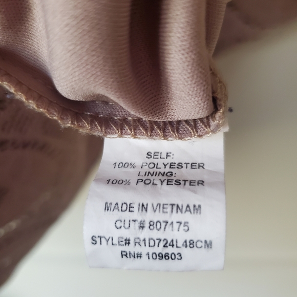 Pretty Lace Detail Dress - Picture 4 of 6